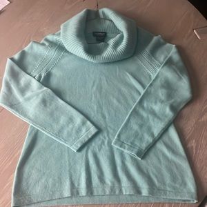 Lord& Taylor cashmere sweater, size S